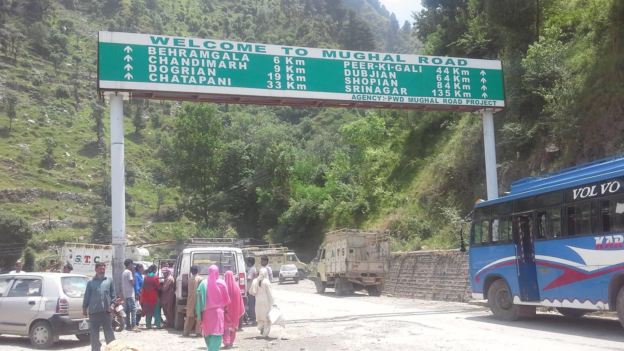 After landslide, Mughal road cleared for traffic